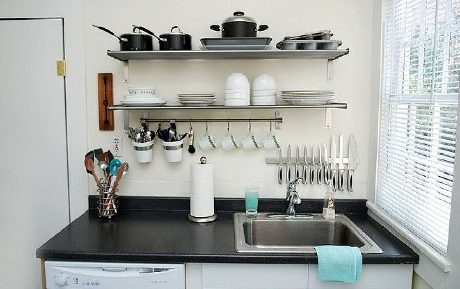 Кухонные полки в стиле прованс в интерьере (73 фото)