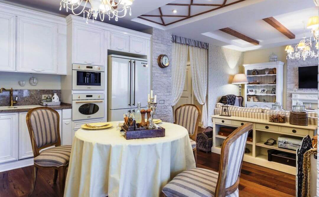 Кухня гостиная в стиле прованс в деревянном доме 20 кв